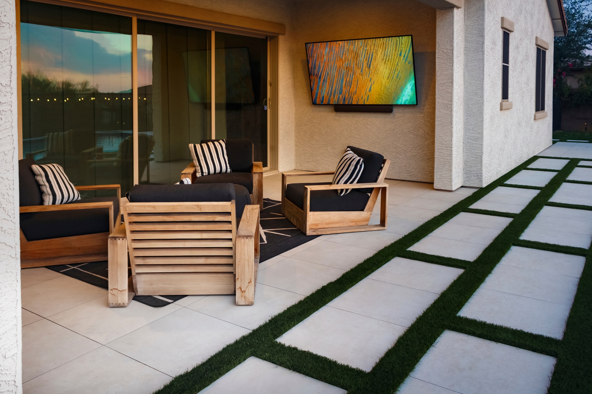 Schwenk Residence — photo 2 of 3